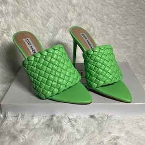 NWOT, Steve Madden Fateful heel, lime/neon green